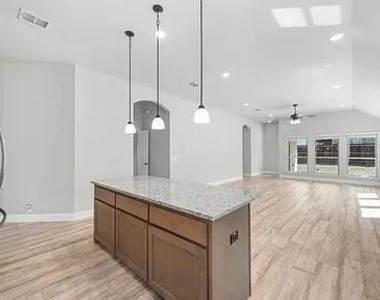 3244 Southampton Drive - Photo Thumbnail 8