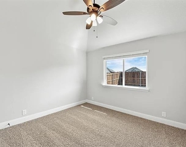3244 Southampton Drive - Photo Thumbnail 18