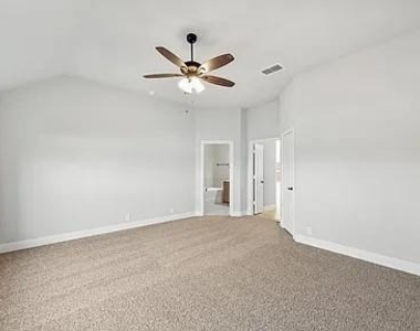 3244 Southampton Drive - Photo Thumbnail 13