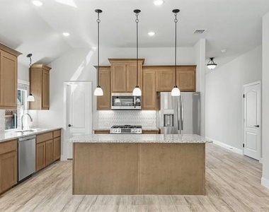 3244 Southampton Drive - Photo Thumbnail 6
