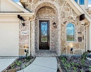 3244 Southampton Drive - Photo Thumbnail 1