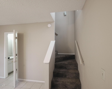 410 E 9th Avenue - Photo Thumbnail 8