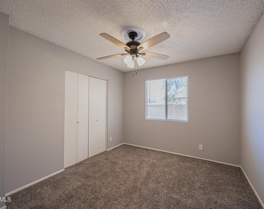 4704 S La Rosa Drive - Photo Thumbnail 20