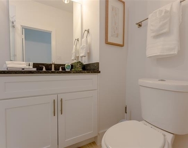 2025 Empire Central Drive - Photo Thumbnail 20