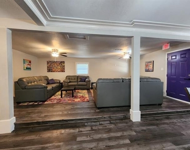 718 College - Photo Thumbnail 1