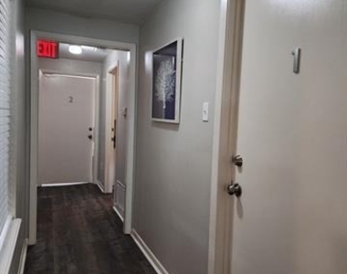 718 College - Photo Thumbnail 9