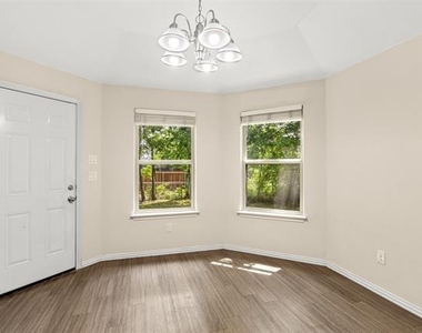 2836 Kilburn Avenue - Photo Thumbnail 9