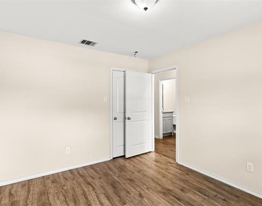 2836 Kilburn Avenue - Photo Thumbnail 19