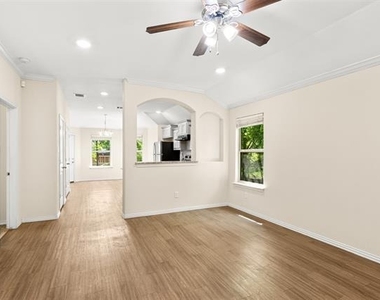 2836 Kilburn Avenue - Photo Thumbnail 1