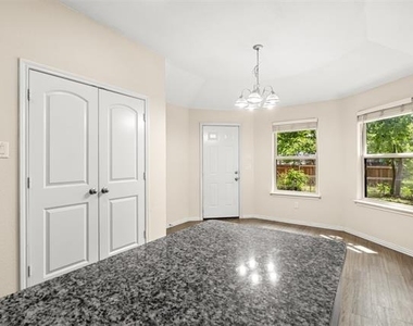 2836 Kilburn Avenue - Photo Thumbnail 7