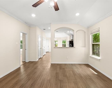 2836 Kilburn Avenue - Photo Thumbnail 3