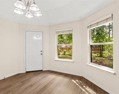 2836 Kilburn Avenue - Photo Thumbnail 8