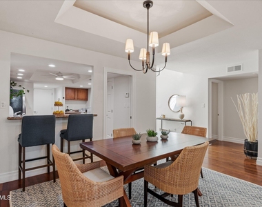 5805 N 24th Place - Photo Thumbnail 8