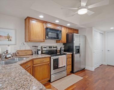 5805 N 24th Place - Photo Thumbnail 9