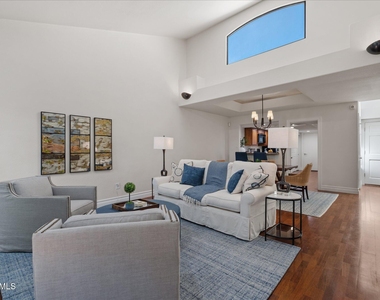 5805 N 24th Place - Photo Thumbnail 6