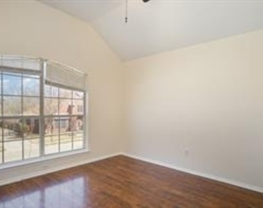 1904 Overlook Ridge Drive - Photo Thumbnail 8