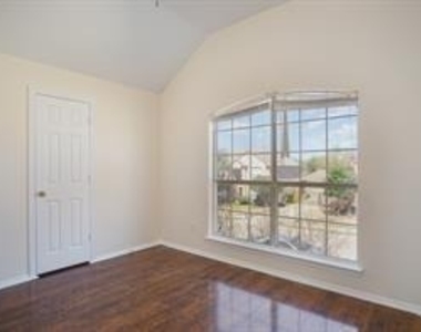 1904 Overlook Ridge Drive - Photo Thumbnail 6
