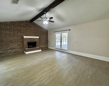 6209 Gayle Drive - Photo Thumbnail 13