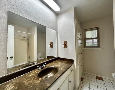 6209 Gayle Drive - Photo Thumbnail 30