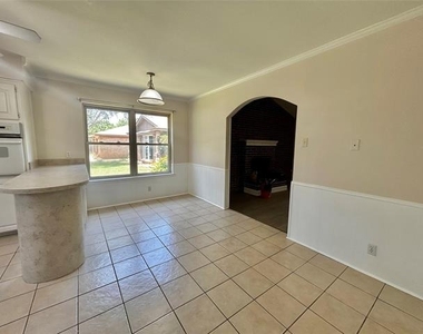 6209 Gayle Drive - Photo Thumbnail 10