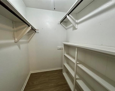 6209 Gayle Drive - Photo Thumbnail 29