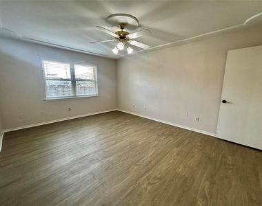 6209 Gayle Drive - Photo Thumbnail 17