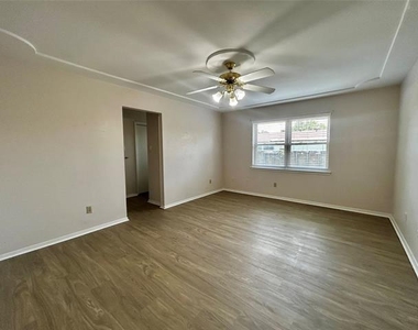 6209 Gayle Drive - Photo Thumbnail 16