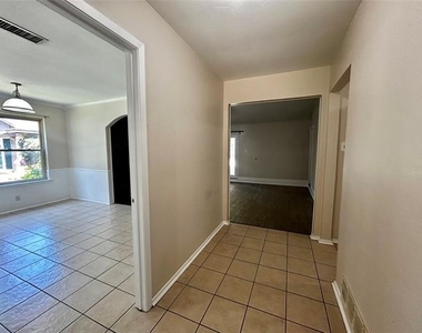 6209 Gayle Drive - Photo Thumbnail 4
