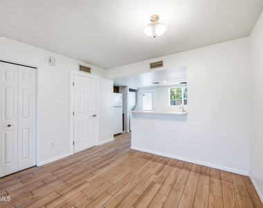 9831 S 48th Way - Photo Thumbnail 14