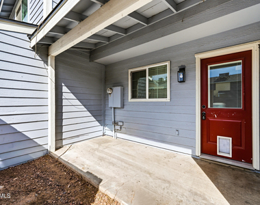 9831 S 48th Way - Photo Thumbnail 7