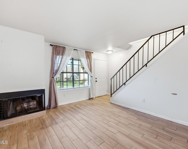 9831 S 48th Way - Photo Thumbnail 13