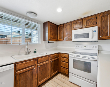 9831 S 48th Way - Photo Thumbnail 16