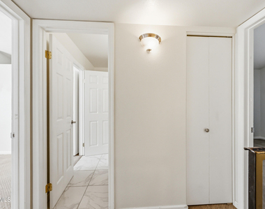 9831 S 48th Way - Photo Thumbnail 2