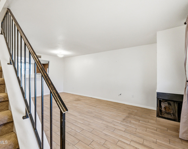 9831 S 48th Way - Photo Thumbnail 10