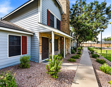 9831 S 48th Way - Photo Thumbnail 9