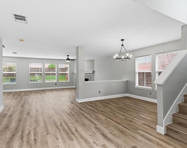 1316 Hunter Lane - Photo Thumbnail 3