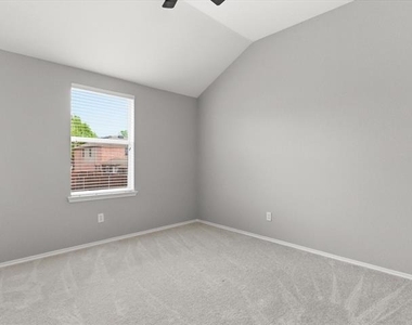 1316 Hunter Lane - Photo Thumbnail 25