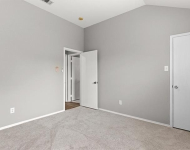 1316 Hunter Lane - Photo Thumbnail 26