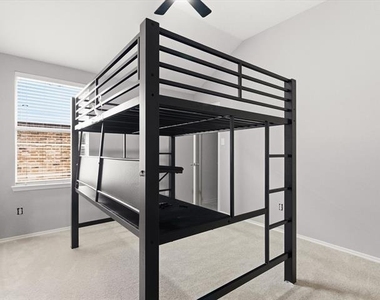 1316 Hunter Lane - Photo Thumbnail 27
