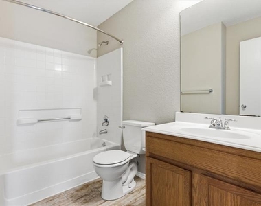 1316 Hunter Lane - Photo Thumbnail 28