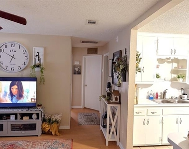 1032 W Florence Street - Photo Thumbnail 5