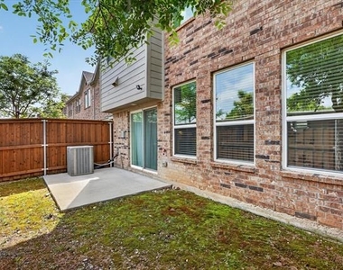 984 Emil Place - Photo Thumbnail 17