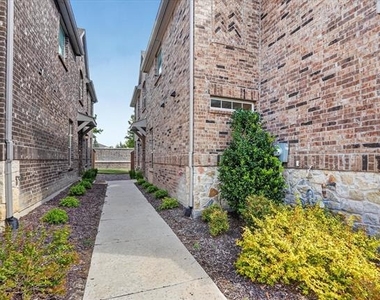 984 Emil Place - Photo Thumbnail 15