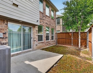 984 Emil Place - Photo Thumbnail 16