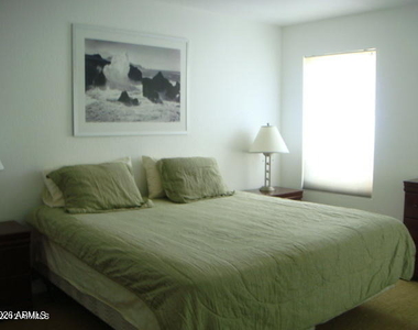 5998 N 78th Street - Photo Thumbnail 3