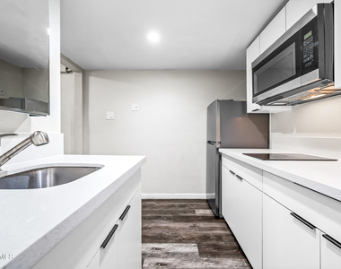 3025 N 32nd Street - Photo Thumbnail 10