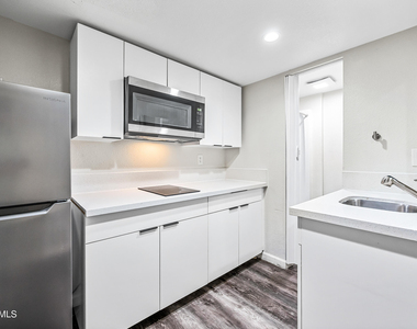 3025 N 32nd Street - Photo Thumbnail 6