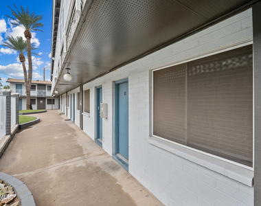 3025 N 32nd Street - Photo Thumbnail 1