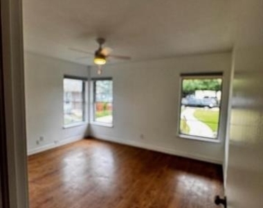 6225 Saint Moritz Avenue - Photo Thumbnail 2