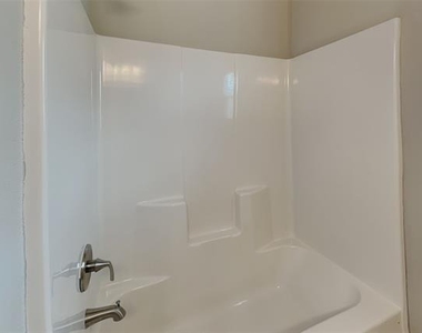 2902 Orchid Drive - Photo Thumbnail 12